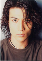 ドラマ『告白－25年目の秘密－』に出演する玉山鉄二の25年前の写真