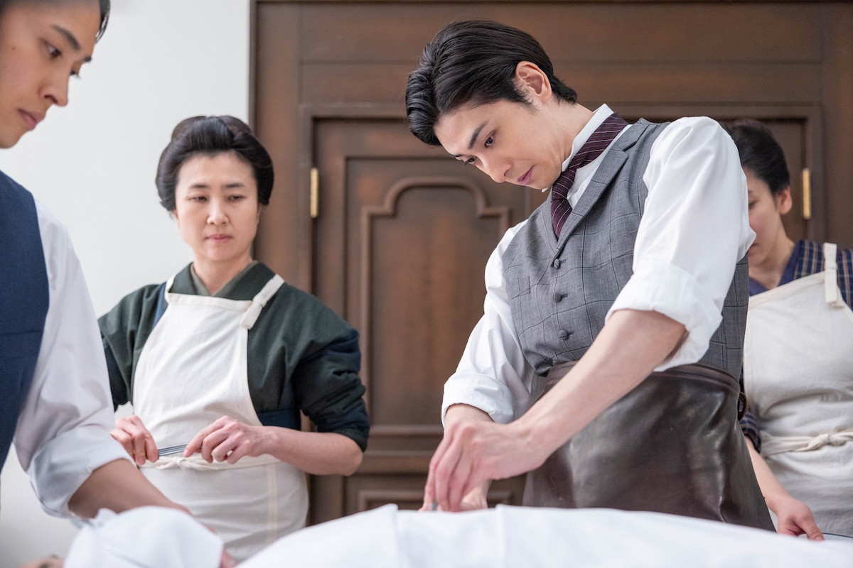 来週の『風、薫る』“りん”見上愛、“千佳子”仲間由紀恵の手術に立ち会う