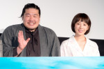 映画『四月の余白』完成披露舞台あいさつに登壇した一ノ瀬ワタル、夏帆