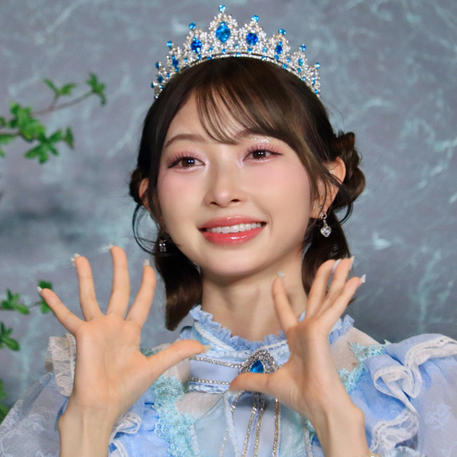 ティアラページ 写真）超ときめき宣伝部、プリンセスな衣装で登場！ ティアラも笑顔も