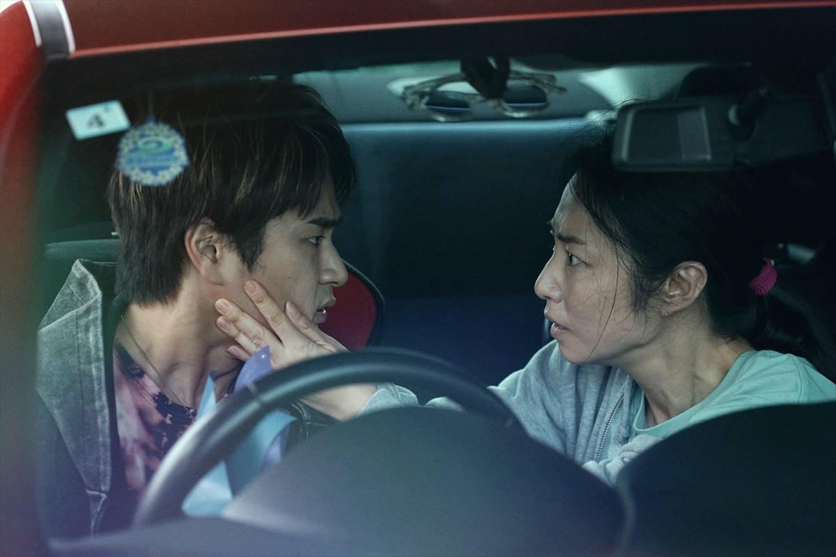 主演・鈴鹿央士『藁にもすがる獣たち』1億円に取り憑かれた“本能剥き出しのクセキャラ”が集結