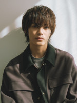ドラマ『ブラックトリック～裁きを操る弁護人～』に出演する神尾楓珠