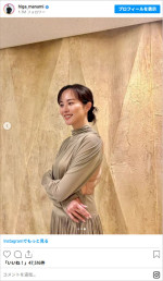 比嘉愛未、今年仕事始めは背中がシースルーのドレス姿　※「比嘉愛未」Instagram