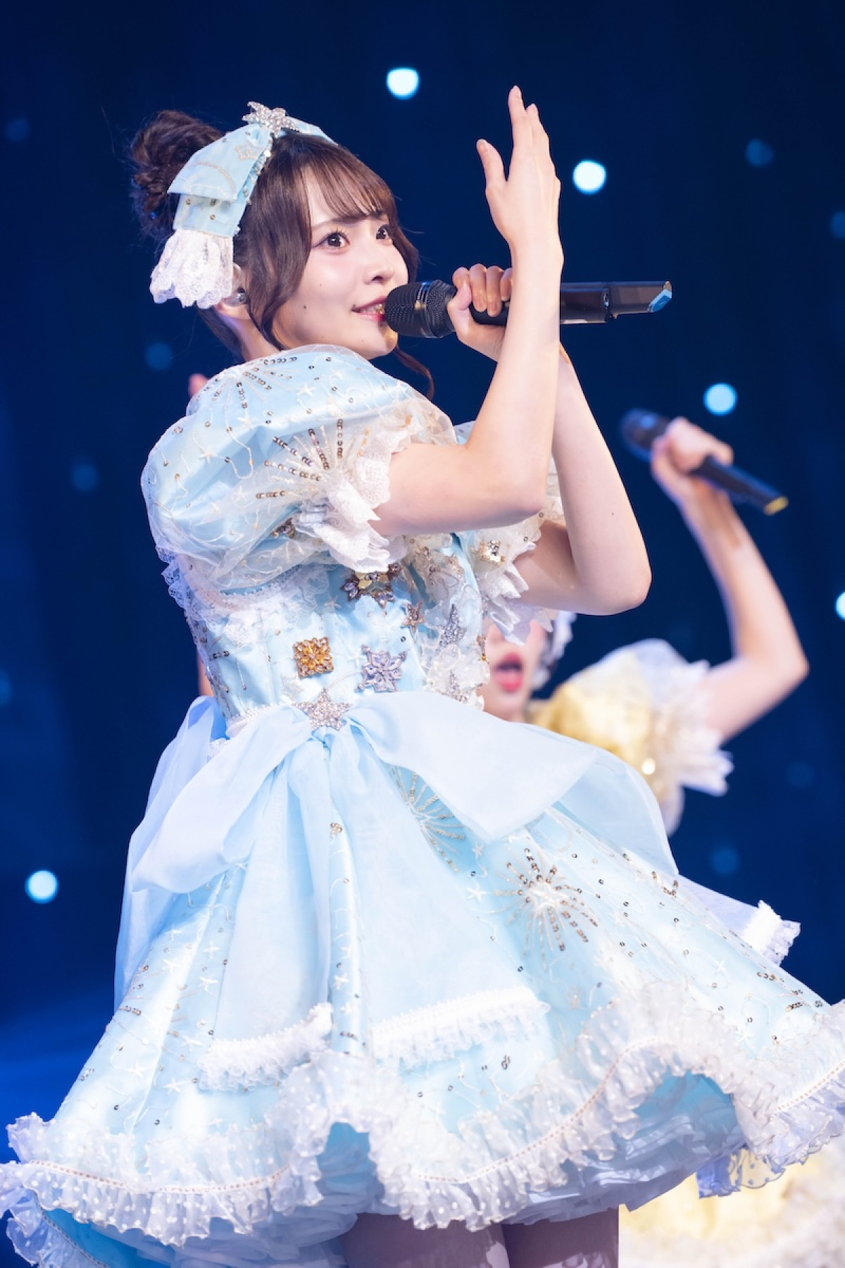 MORE STAR初ワンマンで“WITH KAWAII”全開！　新曲3曲披露で会場を熱狂の渦に
