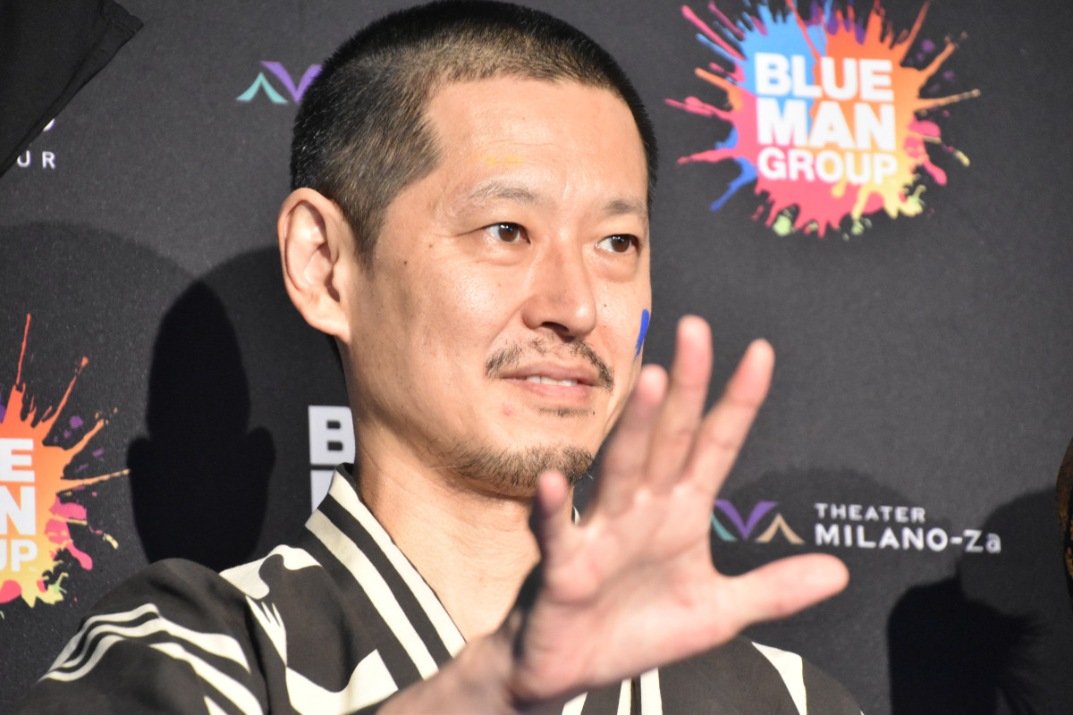 鈴木愛理「まさか自分が歌う日が来るとは」　歴史ある『BLUE MAN GROUP』楽曲「I FEEL LOVE」を熱唱
