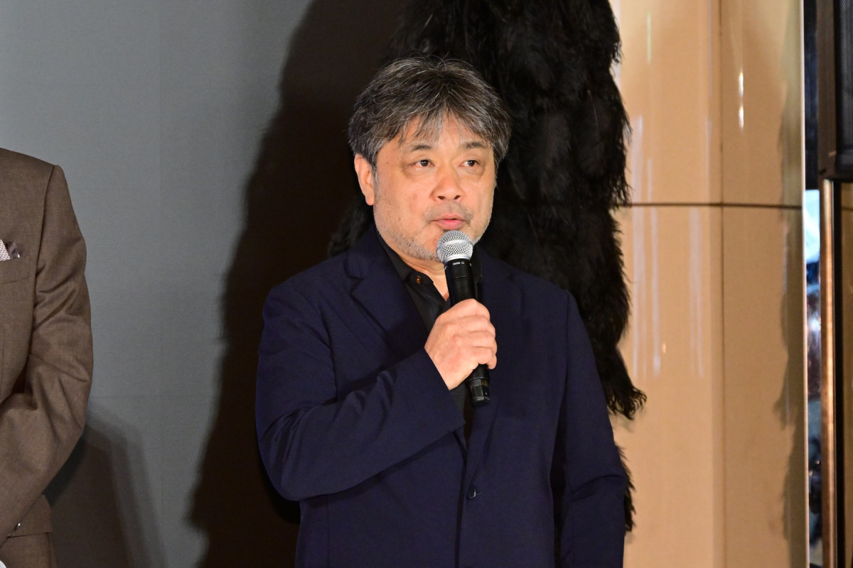 松村北斗＆今田美桜『白鳥とコウモリ』完成披露に登壇　原作者・東野圭吾への思いと見どころを語る