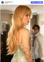 『プラクティカル・マジック／魔女たちの秘密』ロンドンプレミアでのルック　※「ニコール・キッドマン」Instagram