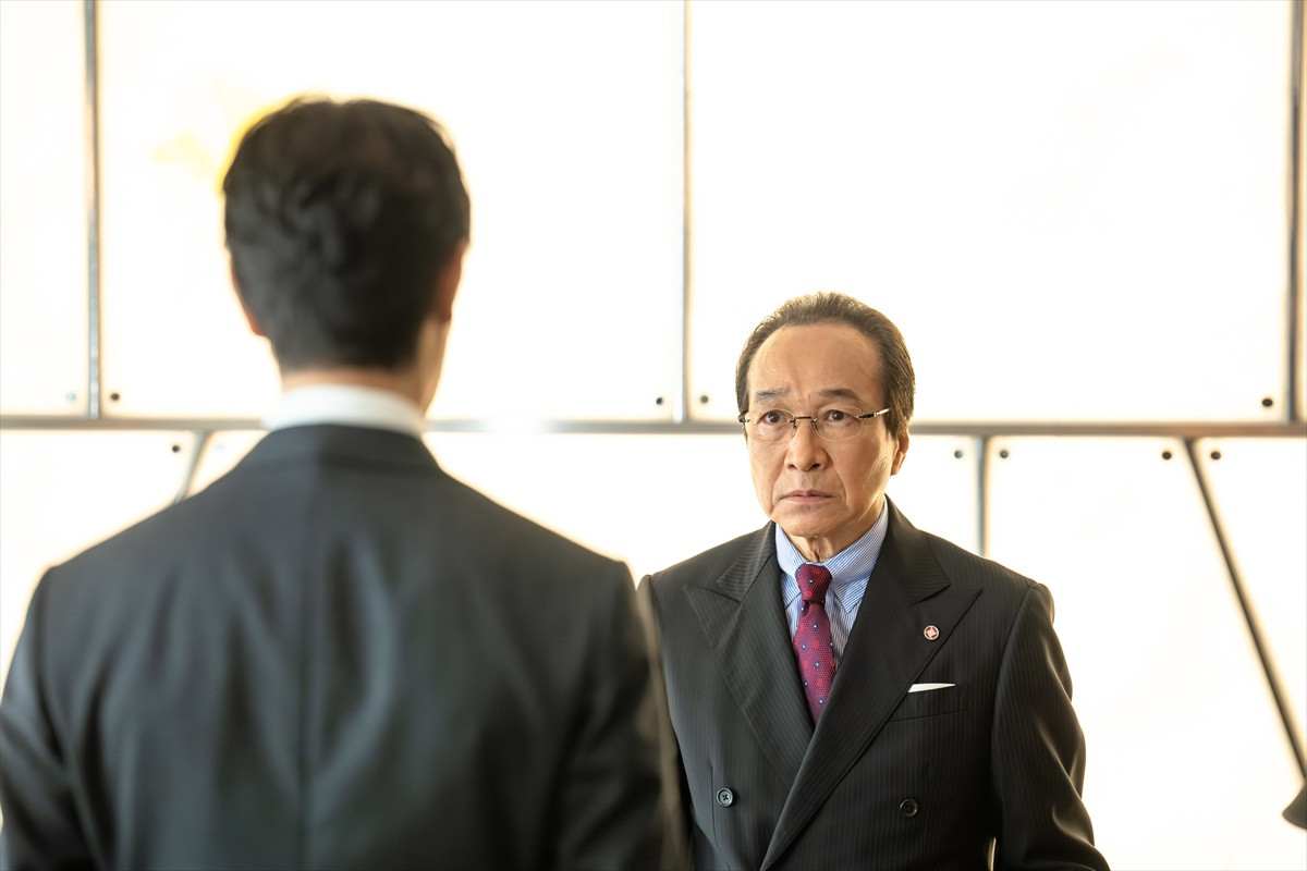 『VIVANT』“長野専務”小日向文世、苦悩する“乃木”堺雅人に助言　ネット称賛「胸アツ」「泣いた」（ネタバレあり）