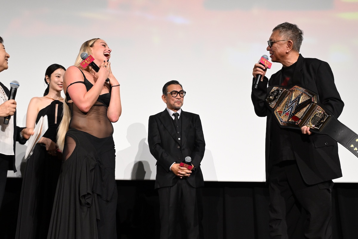 小栗旬＆間宮祥太朗＆野村周平＆西野七瀬らがゴジラロードをかっ歩！ 『バッド・ルーテナント：トウキョウ』日本初披露