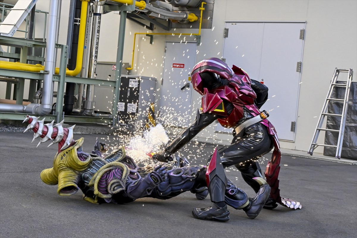 『仮面ライダーマイス』第6話「ワシさんになあれ！」、不可思議を追って体調不良の優菜を救え
