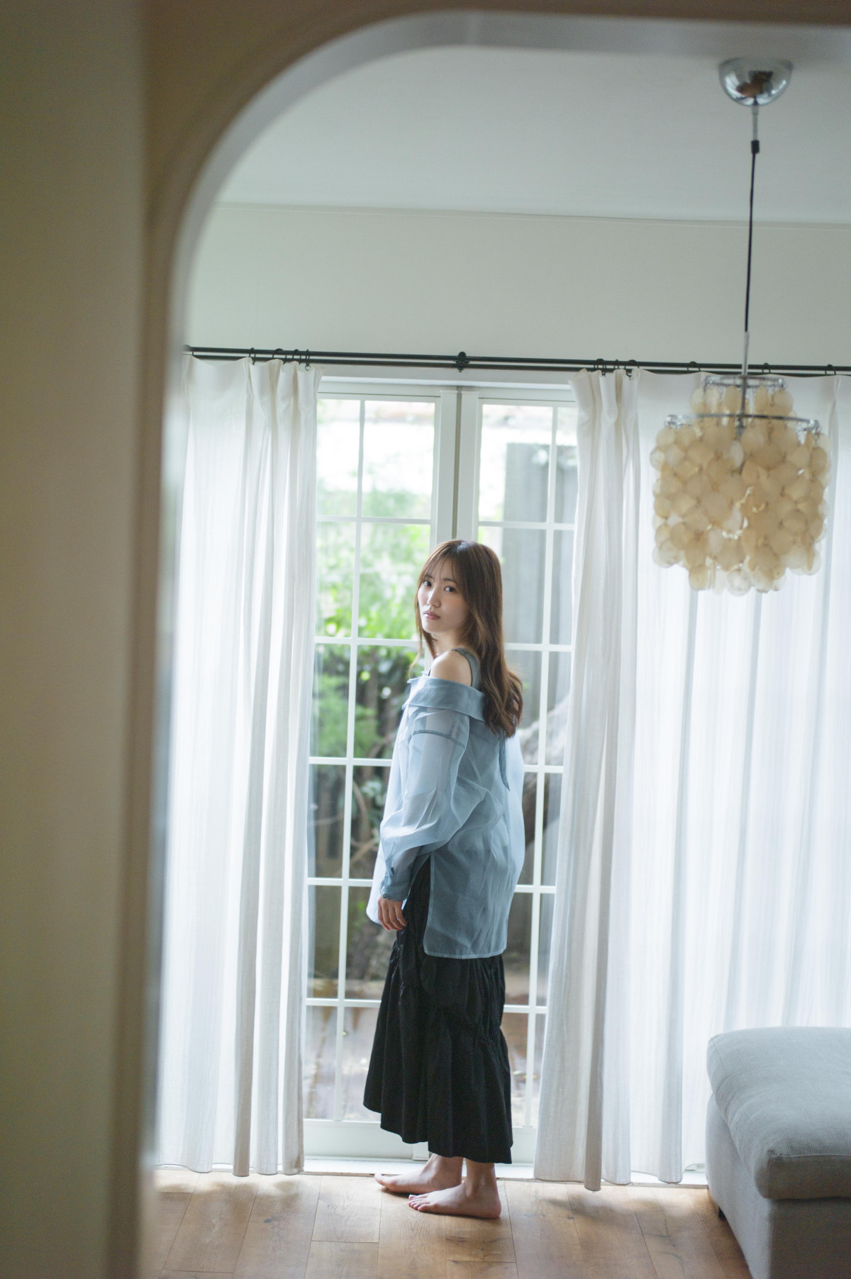 櫻坂46・谷口愛季、吉祥寺で見せた“愛らしさ”に大接近！　「B.L.T.12月号」表紙・巻頭に登場