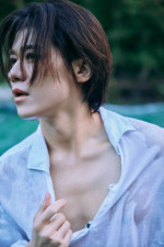 新浜レオン1st写真集（タイトル未定）より