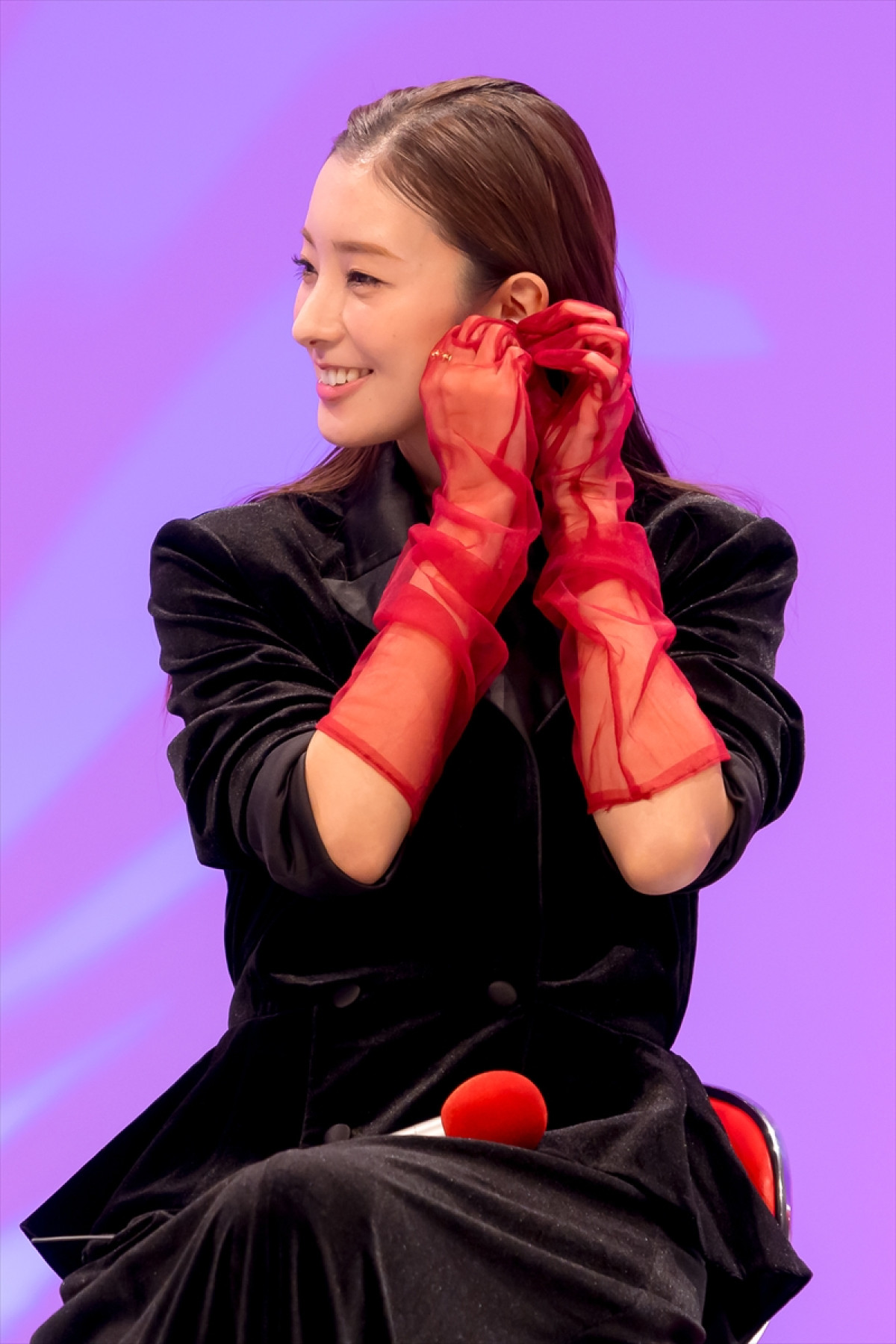 宮本茉由、戸塚祥太ら共演者から絶賛される「ナチュラルボーン女神」