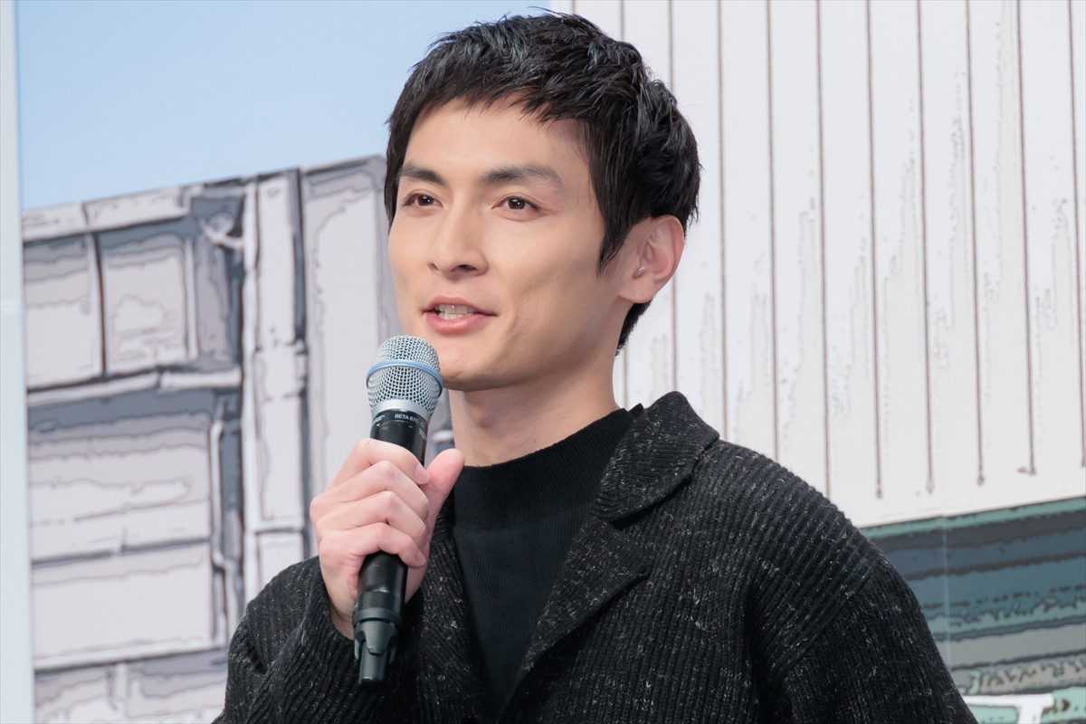 中島歩、記者会見中の寸劇で流血　超特急・草川拓弥「熱量ある方なので…」