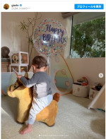 昨年誕生した息子の姿をシェア　※「ジゼル・ブンチェン」インスタグラム