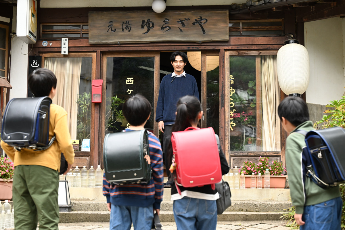 『探偵さん、リュック開いてますよ』第2話　“洋輔”松田龍平、地底人探しを依頼される