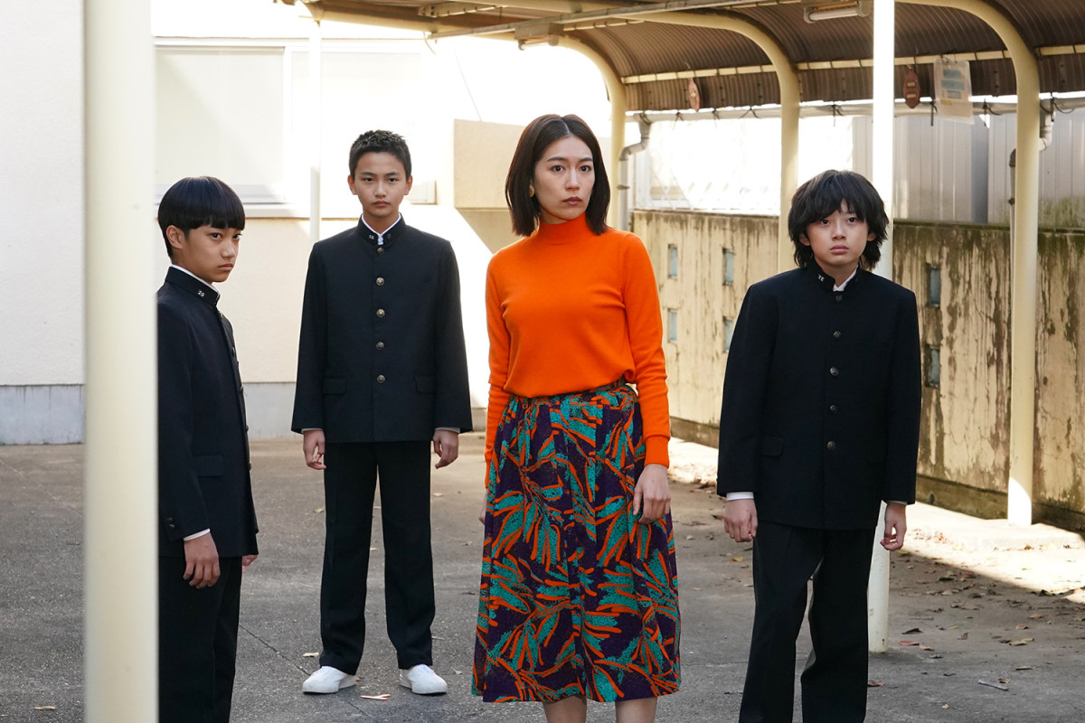 『ラムネモンキー』第2話 “雄太”反町隆史たちが元クラスメートと再会　想定外の話に呆然