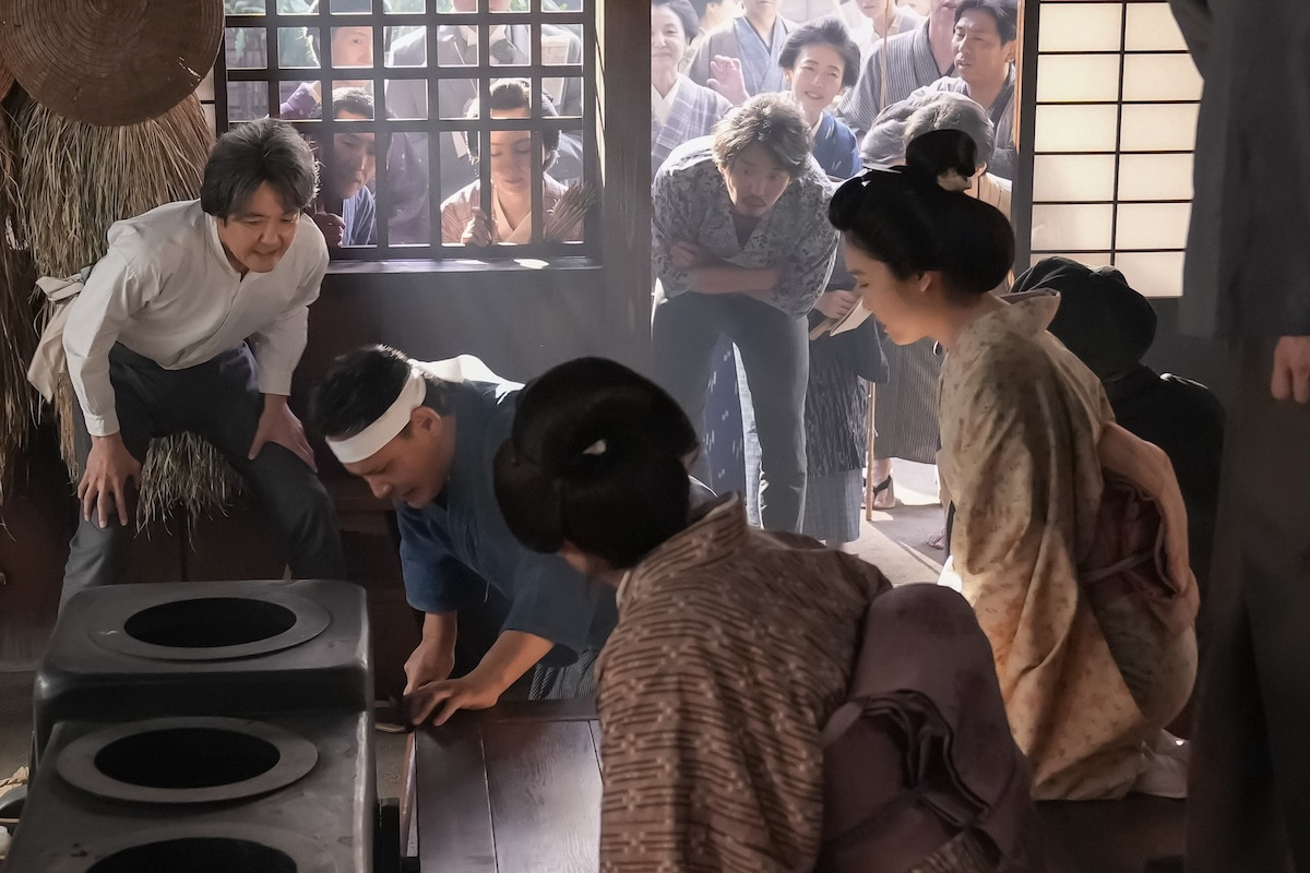 明日の『ばけばけ』“トキ”高石あかり＆“ヘブン”トミー・バストウ、記事の影響力に戸惑いを覚える