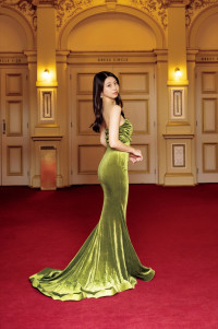 牧野真莉愛 最新写真集より