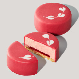 スターバックス“バレンタイン新作フード”発売！　犬＆猫デザインのキュートなグッズも展開