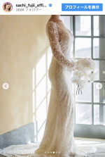 藤井サチ、ウエディングドレスショット公開　※「藤井サチ」インスタグラム