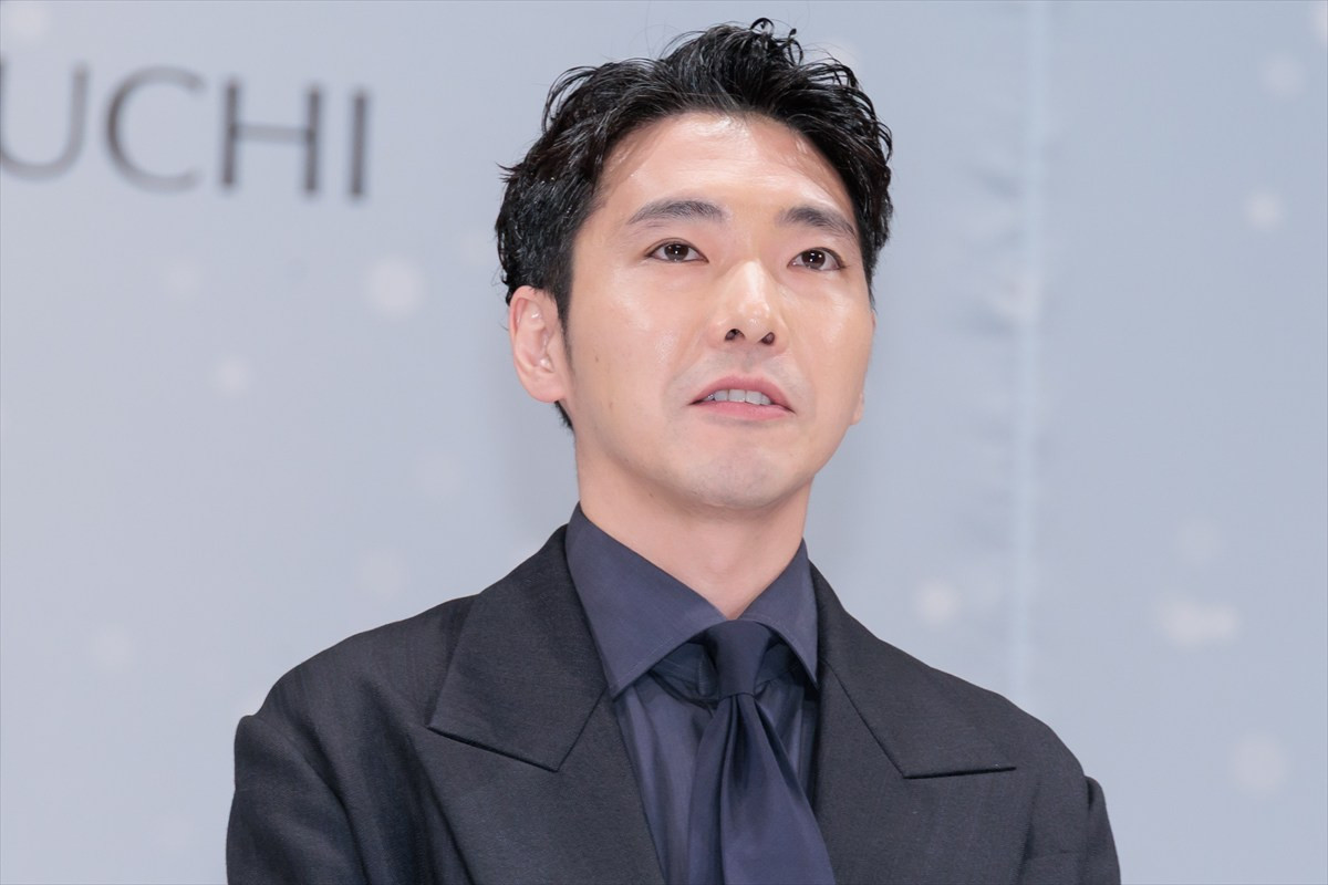 なにわ男子・長尾謙杜、母親を演じた沢口靖子をエスコート！　沢口「ほっぺが白くてプクプクッとしたところが似てる」