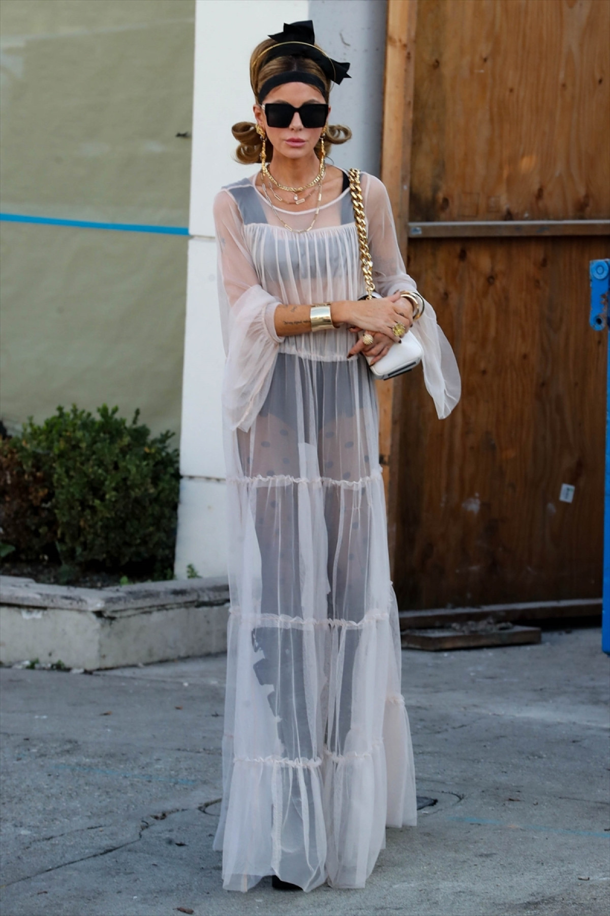 【フォト特集】冬でもスケスケ！　セレブの大胆街角ルック