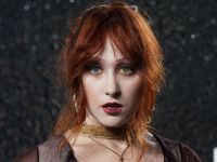 チャペル・ローン、グラミー賞で波紋を呼んだ衝撃ドレスにコメント　世間の反応に「笑える」