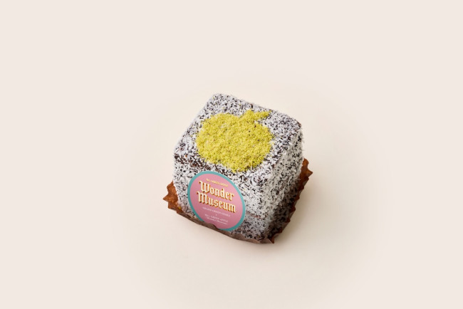 写真）Mrs. GREEN APPLE、グラングリーン大阪をジャック！ 巨大