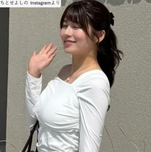 ちとせよしの、ソロショット　※「ちとせよしの」Instagram