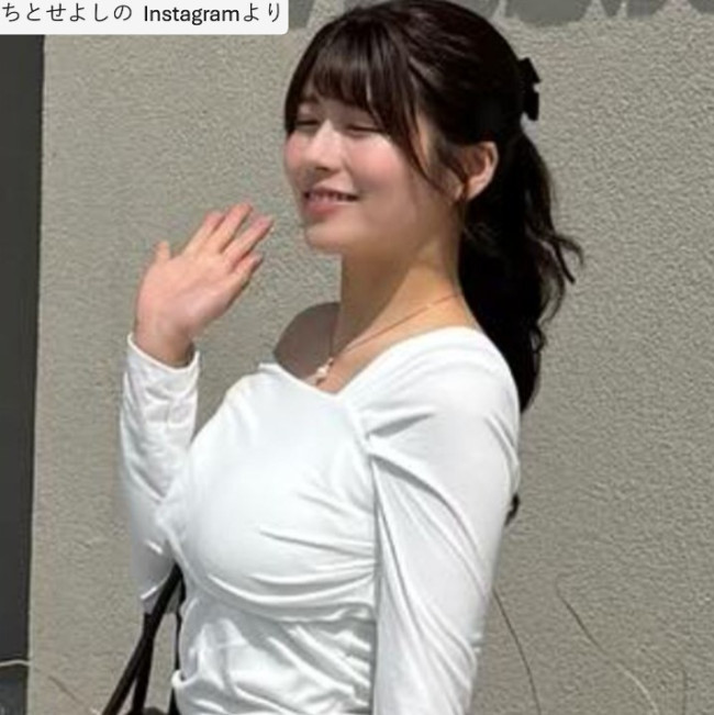 ちとせよしの、ソロショット　※「ちとせよしの」Instagram