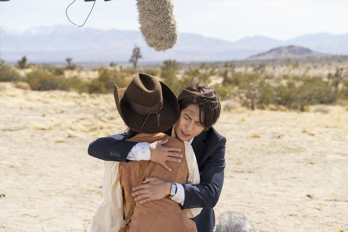 『正直不動産』“永瀬”山下智久がアメリカ降臨！　泉里香とのメイキング写真解禁