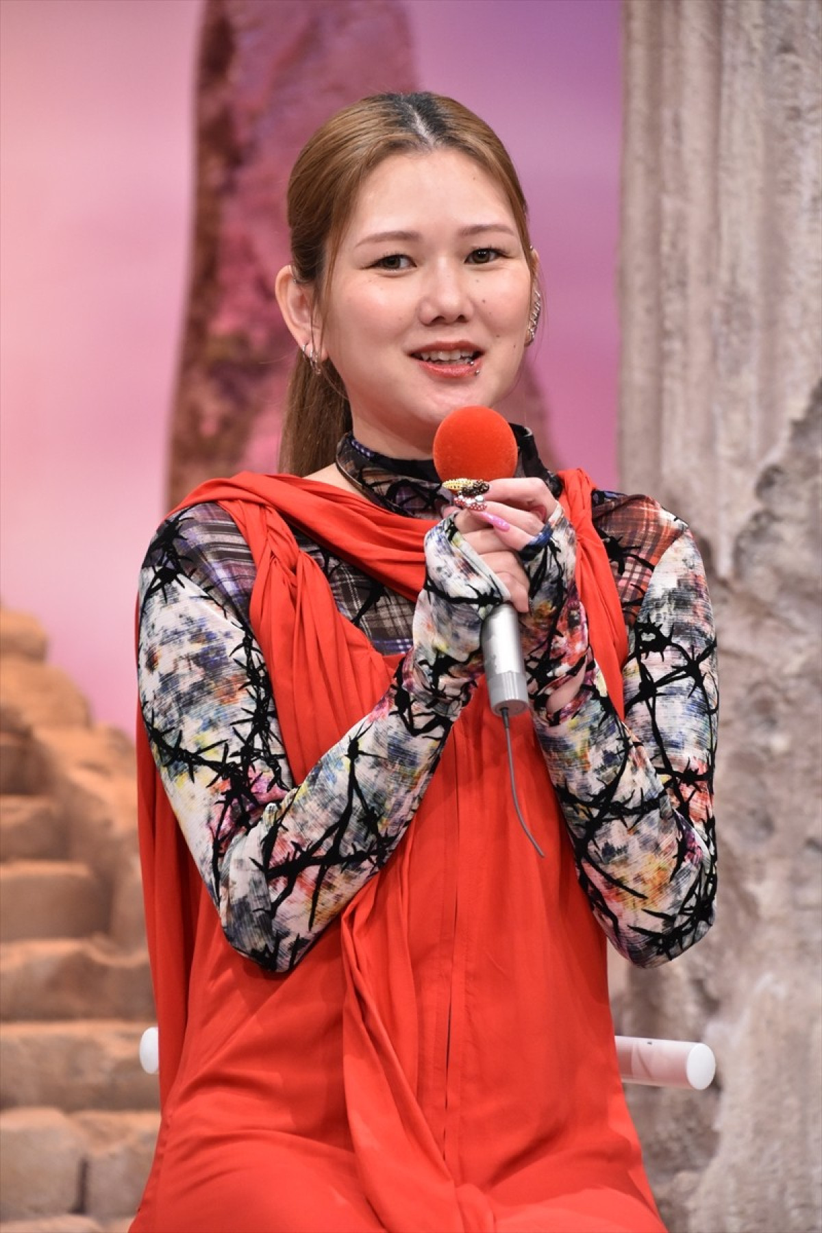 金原ひとみ＆ヒャダイン『カンブリア宮殿』新MCに就任！　インタビューしてみたいのは「ビル・ゲイツ」 