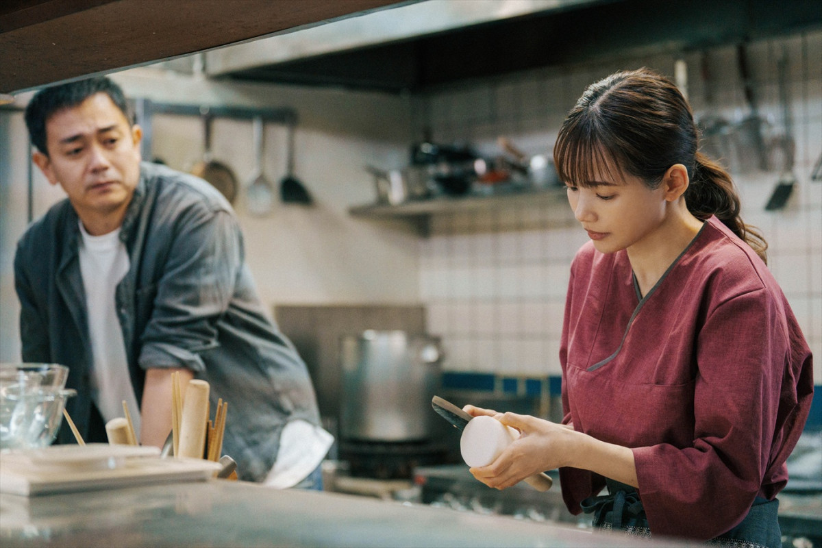 青柳翔がコミュ障の料理長に！　映画『ディッシュアップ』6.20公開　共演に、ハ・ヨンス、三河悠冴