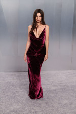 アカデミー賞アフターパーティーに登場したエミリー・ラタコウスキー