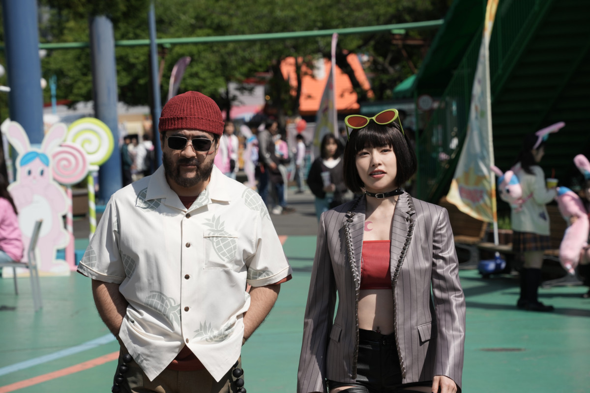 目黒蓮主演『SAKAMOTO DAYS』新場面写真解禁　驚異的再現度ビジュアル＆激しいバトルシーン