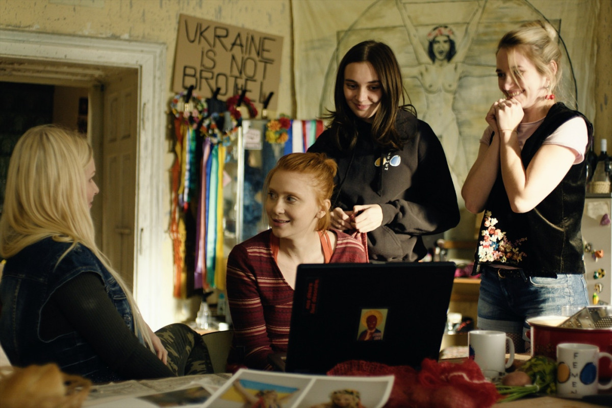 情熱と芸術を武器に裸で世界へ抗った女性“オクサナ・シャチコ”の魂の物語『OXANA』場面カット解禁