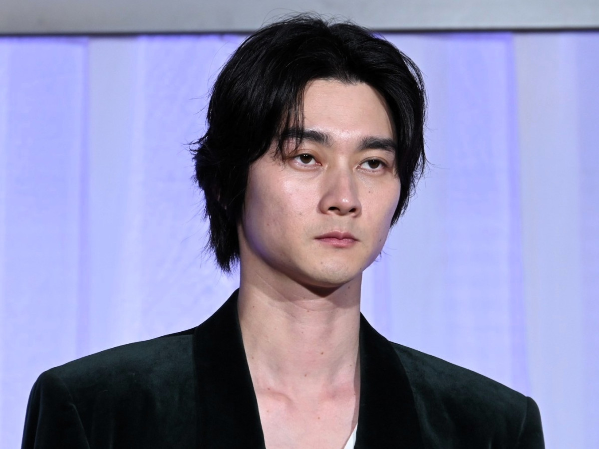 麻生久美子、波瑠に“差し入れ”をしまくる　その理由とは　