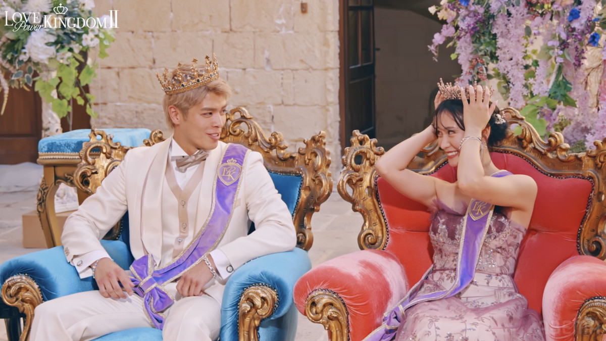 元AKB48美女がバスタブで何度も濃厚キス　イケメン格闘家との恋が成就！