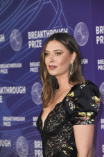 第12回ブレイクスルー賞授賞式に出席したマリア・シャラポワ