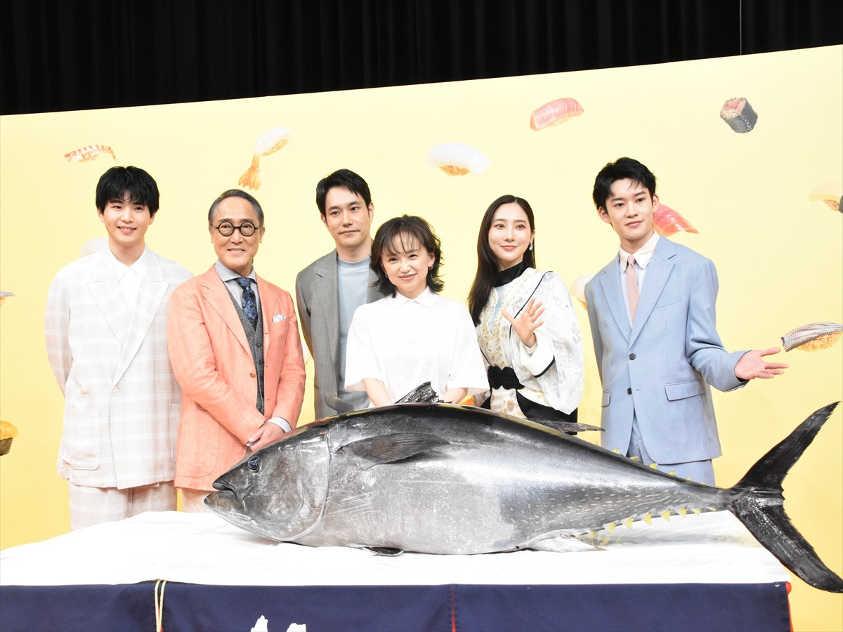 永作博美＆松山ケンイチ、マグロ解体ショーに大興奮！　18年ぶり共演に松山はラブシーン熱望!?　