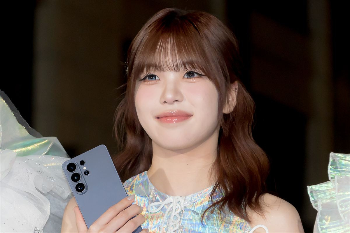 ME：I、光り輝くギャラクシーファッションで赤坂に登場　3年目への意気込み語る「初心を忘れずに」