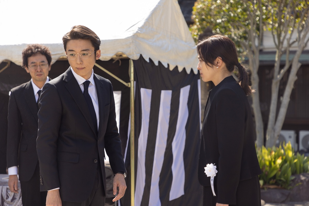 『リボーン』初回 高橋一生、凄腕起業家→下町の青年　転生直後のまさかの言葉に反響「ファンだったのかな？」「絶対オタク」