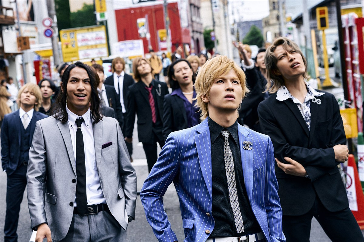 『TOKYO BURST』上田竜也、ピエール瀧、パク・ジファンら強烈個性の“悪人”集結！　場面写真解禁