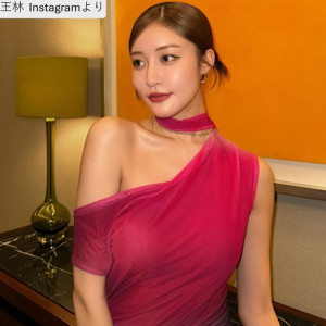 王林、ソロショット　※「王林」Instagram