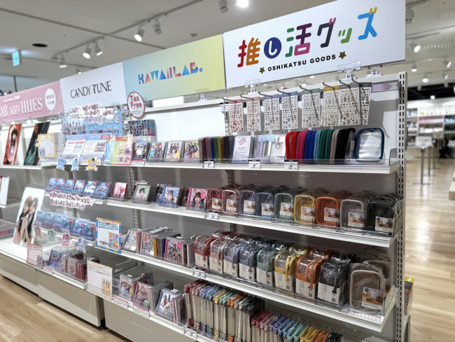 写真）「HMV＆BOOKS」大阪・なんばマルイに新オープン！ BTS JINの大型