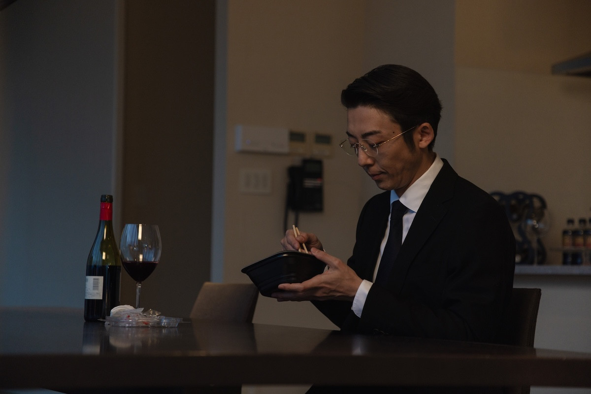 『リボーン』初回 高橋一生、凄腕起業家→下町の青年　転生直後のまさかの言葉に反響「ファンだったのかな？」「絶対オタク」