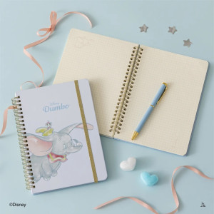 ダイソー「THREEPPY」に『ダンボ』新シリーズ登場！　淡いカラーリングのバッグなど全23種