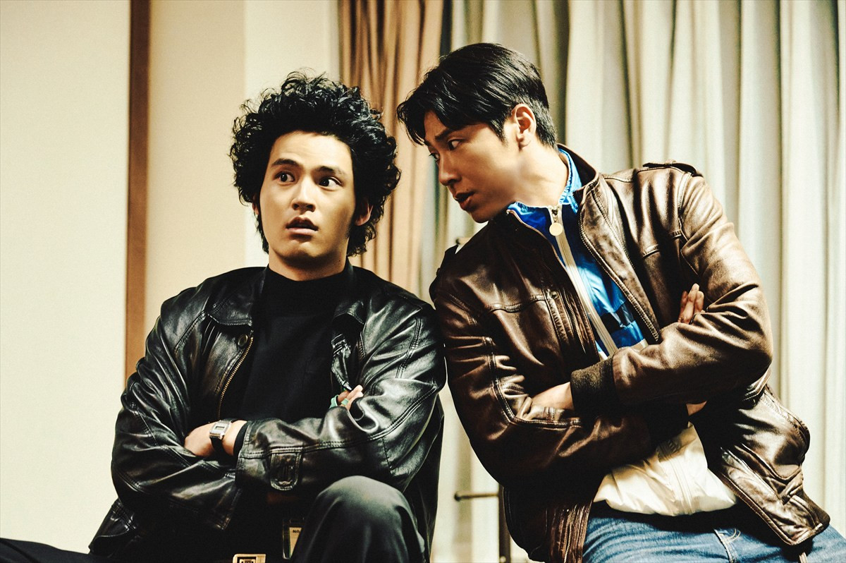 水上恒司×ユンホ『TOKYO BURST』最悪最強バディが新宿歌舞伎町で大暴れ！　場面写真解禁