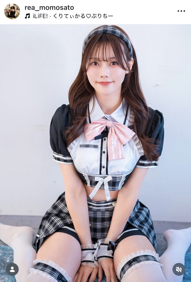 桃里れあ、メイドコスチュームを披露　※「桃里れあ」instagram